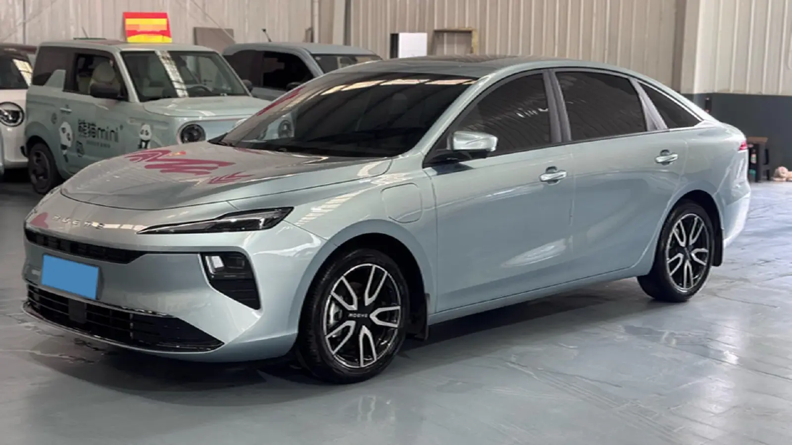 2025 Roewe D6 BEV