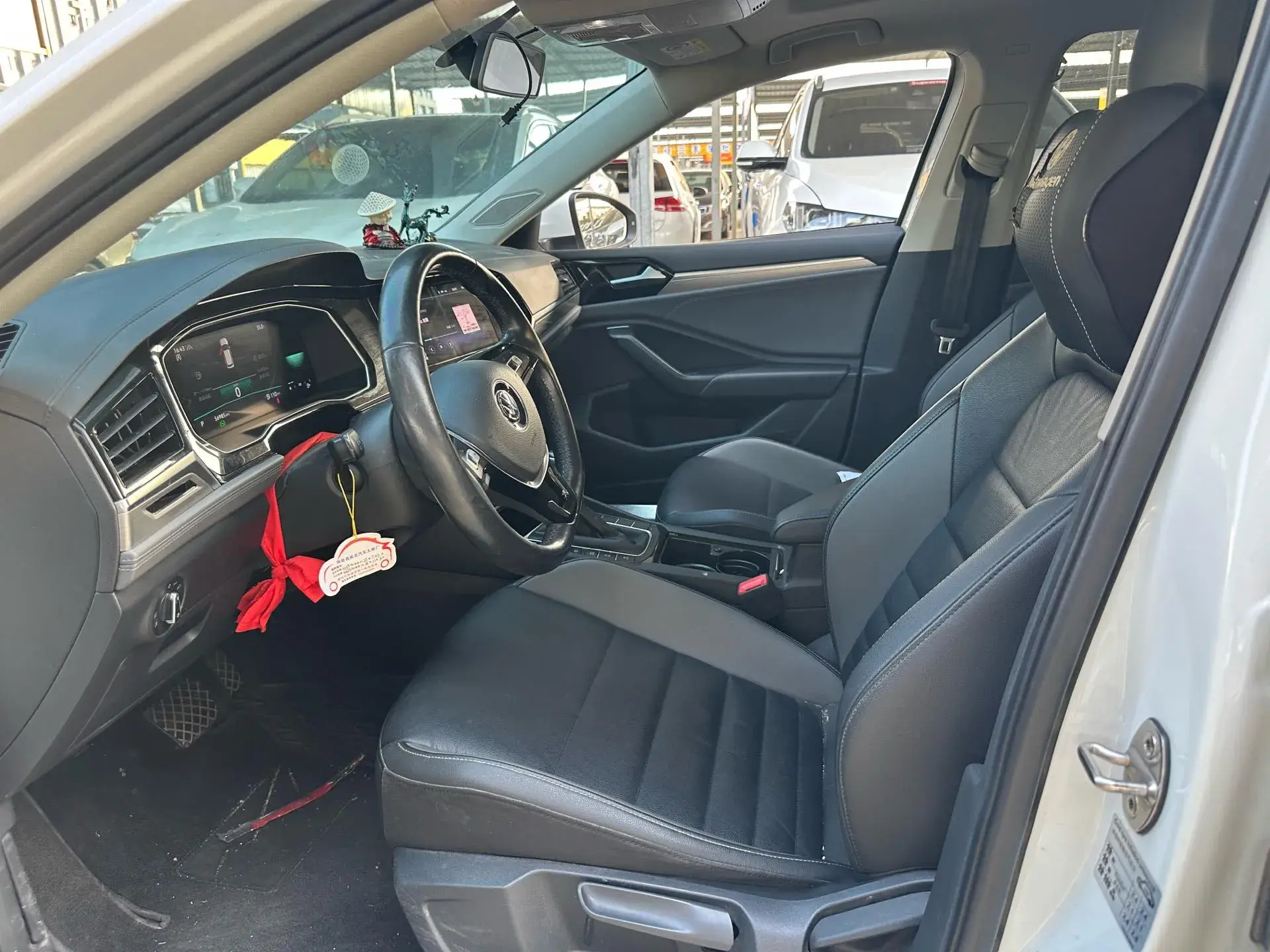 2021 VOLKSWAGEN SAGITAR thumbnail 4