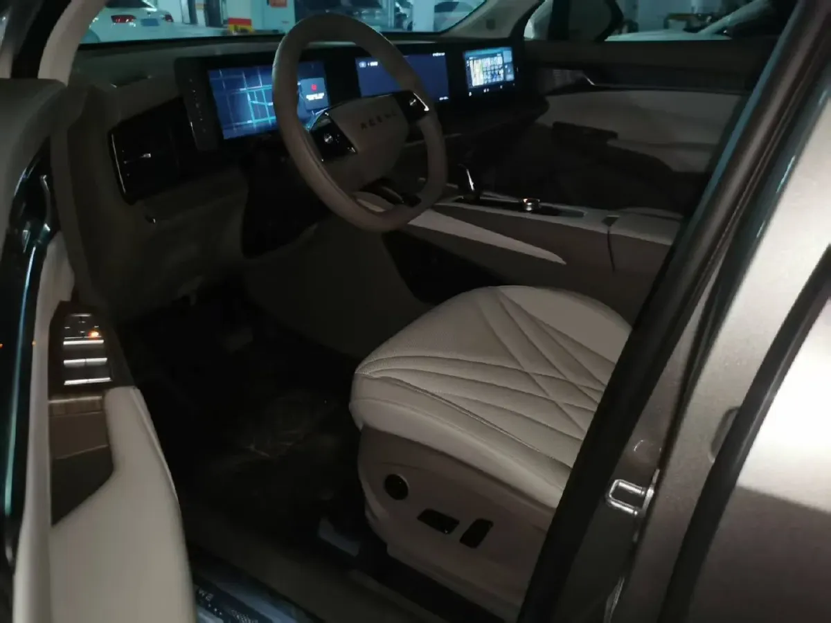 2023 Roewe RX9 2.0T 242HP L4 9AT,autocango,china used car exporter,china ev exporter,chinese used car exporter,chinese used ev exporter