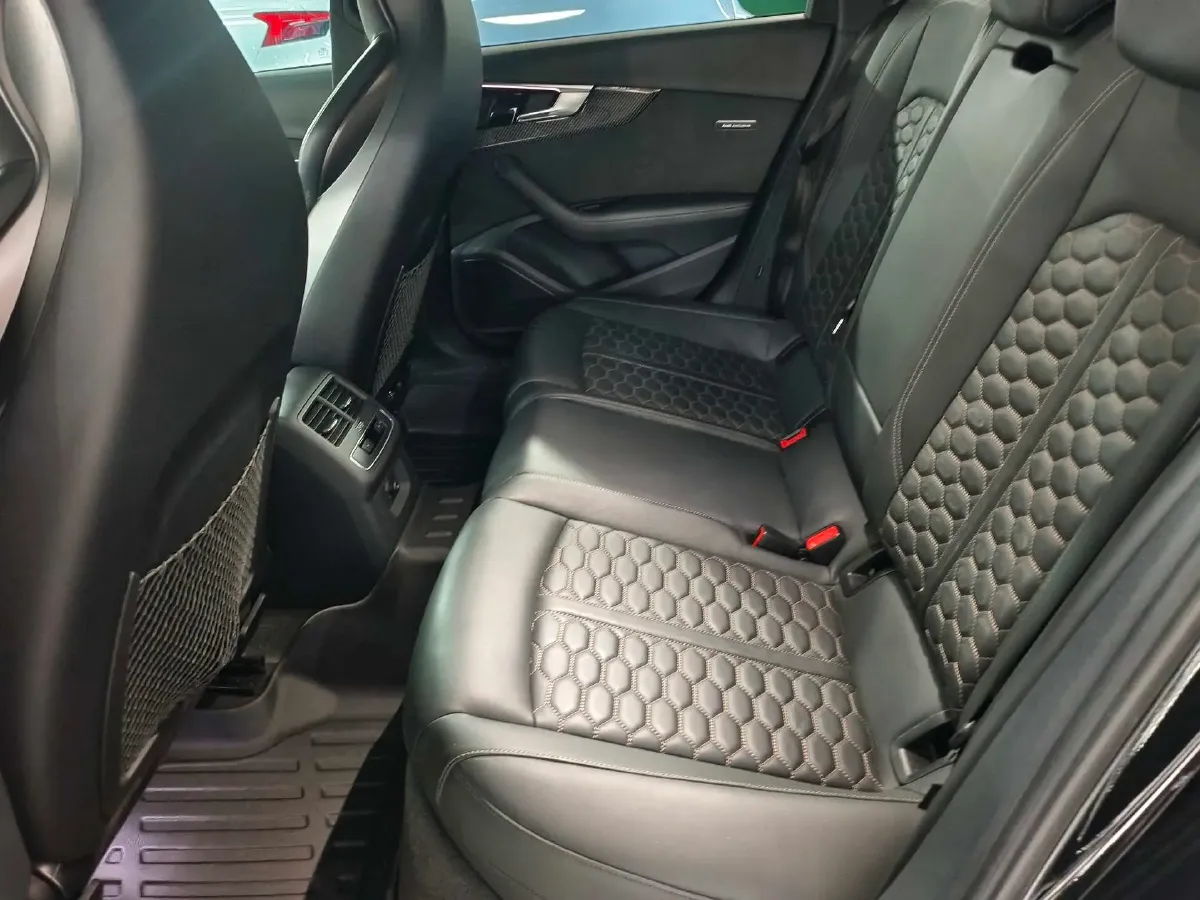 2021 Audi RS 4 2.9T 450HP V6 8AT,autocango,china used car exporter,china ev exporter,chinese used car exporter,chinese used ev exporter