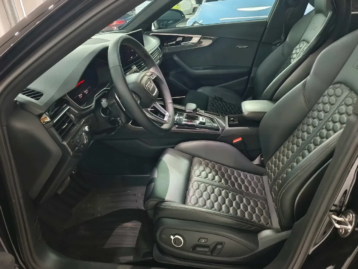 2021 Audi RS 4 2.9T 450HP V6 8AT,autocango,china used car exporter,china ev exporter,chinese used car exporter,chinese used ev exporter