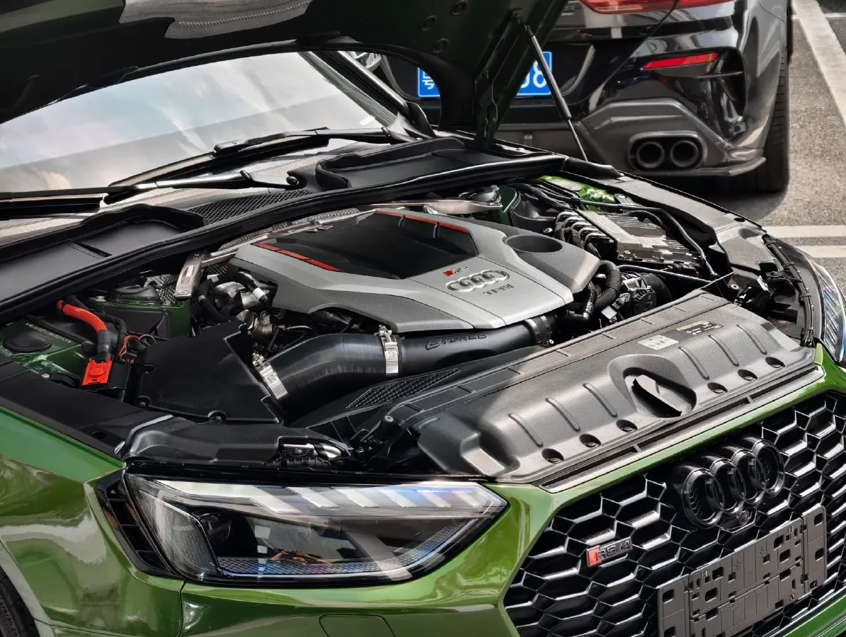 2021 Audi RS 4 2.9T 450HP V6 8AT,autocango,china used car exporter,china ev exporter,chinese used car exporter,chinese used ev exporter