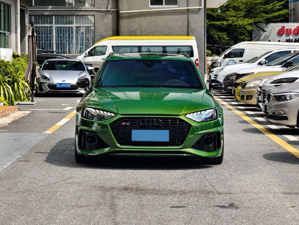 2021 Audi RS 4 2.9T 450HP V6 8AT,autocango,china used car exporter,china ev exporter,chinese used car exporter,chinese used ev exporter