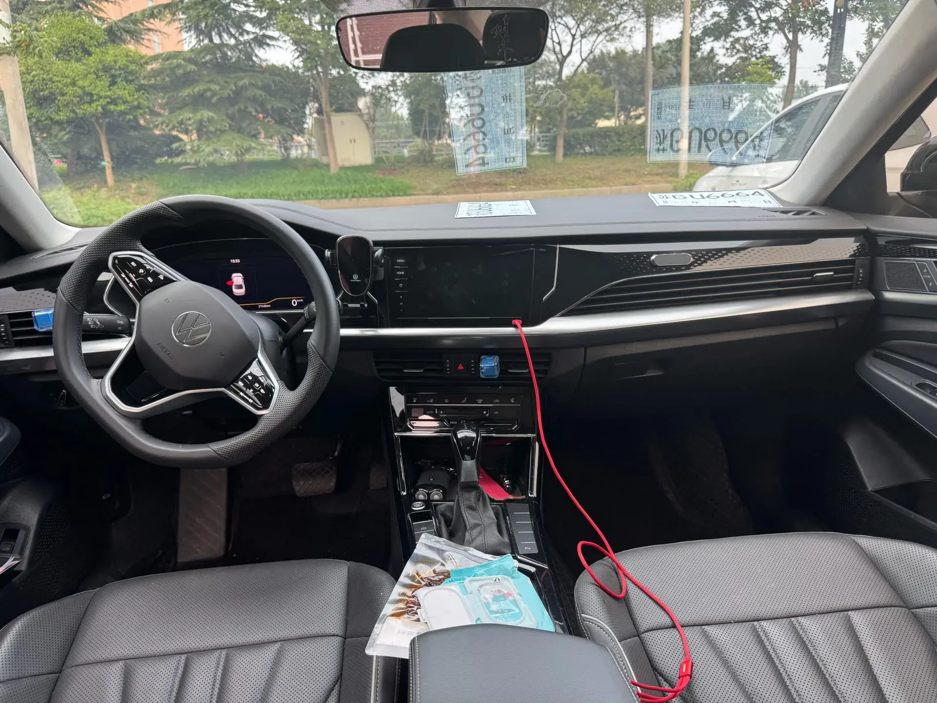 2024 VOLKSWAGEN PASSAT thumbnail 4