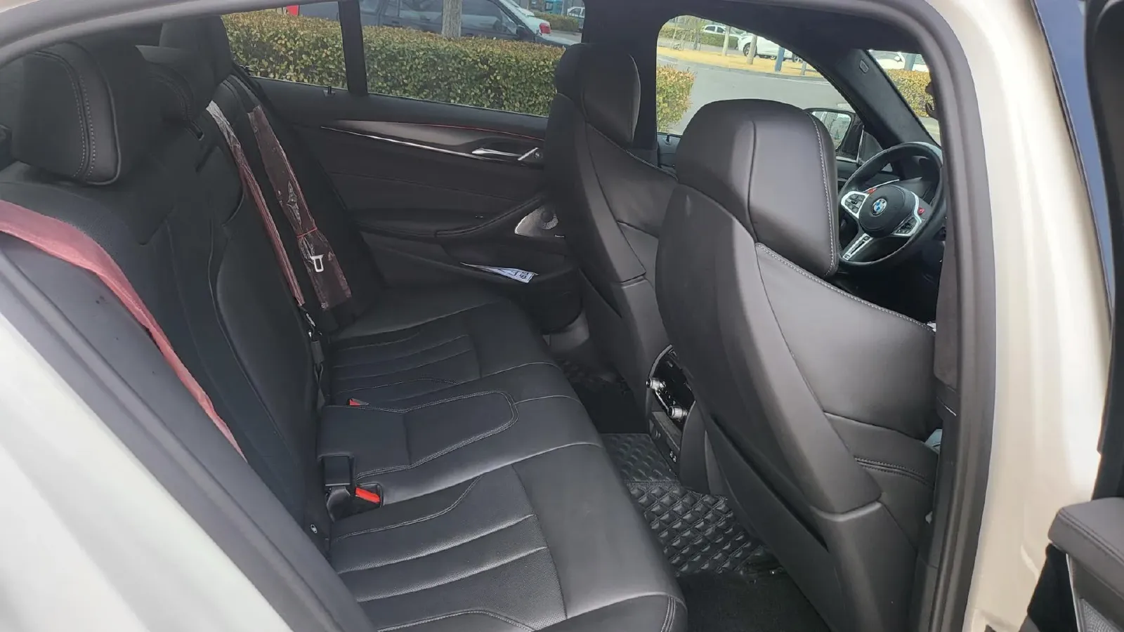 2021 BMW M5 4.4T 600HP V8 8AT,autocango,china used car exporter,china ev exporter,chinese used car exporter,chinese used ev exporter