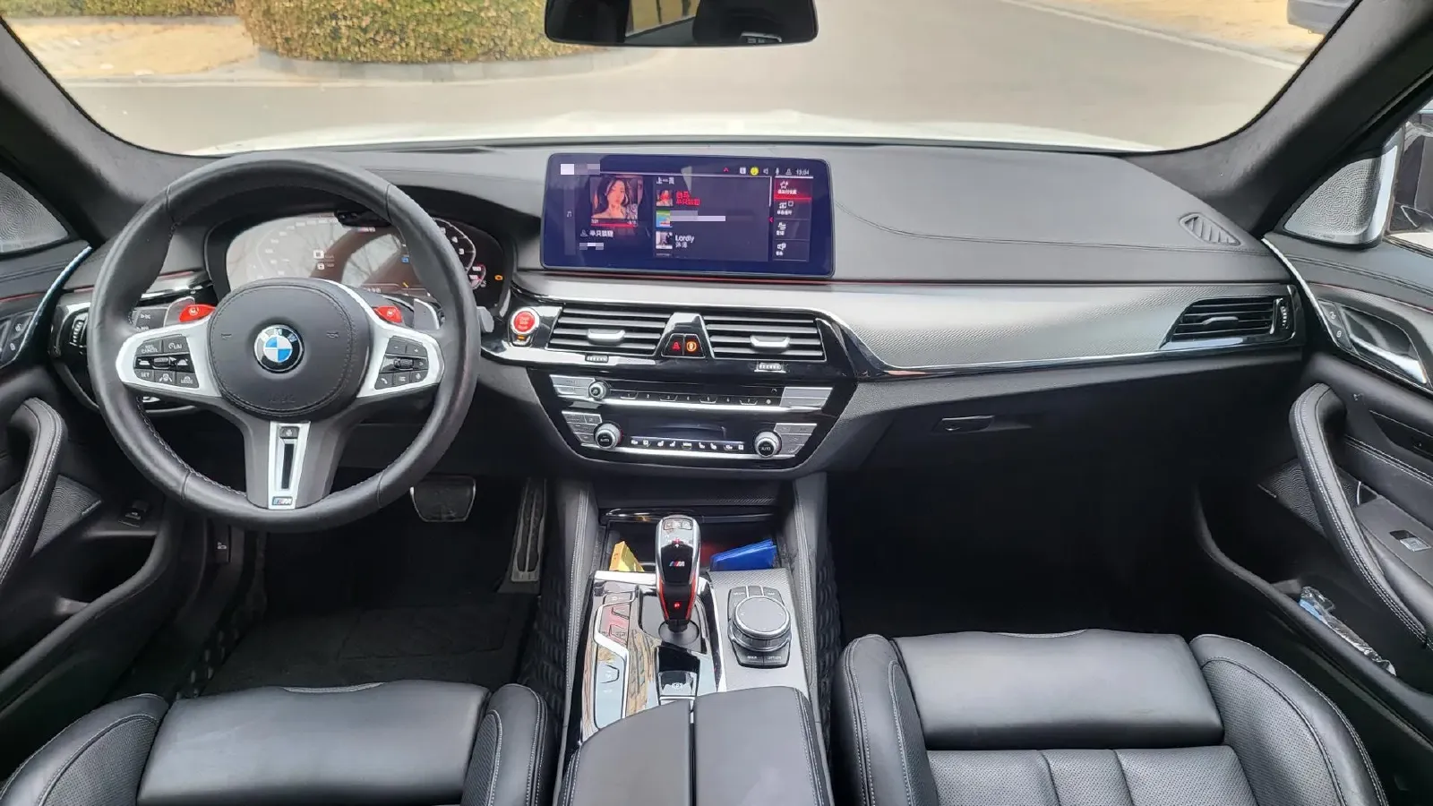 2021 BMW M5 4.4T 600HP V8 8AT,autocango,china used car exporter,china ev exporter,chinese used car exporter,chinese used ev exporter