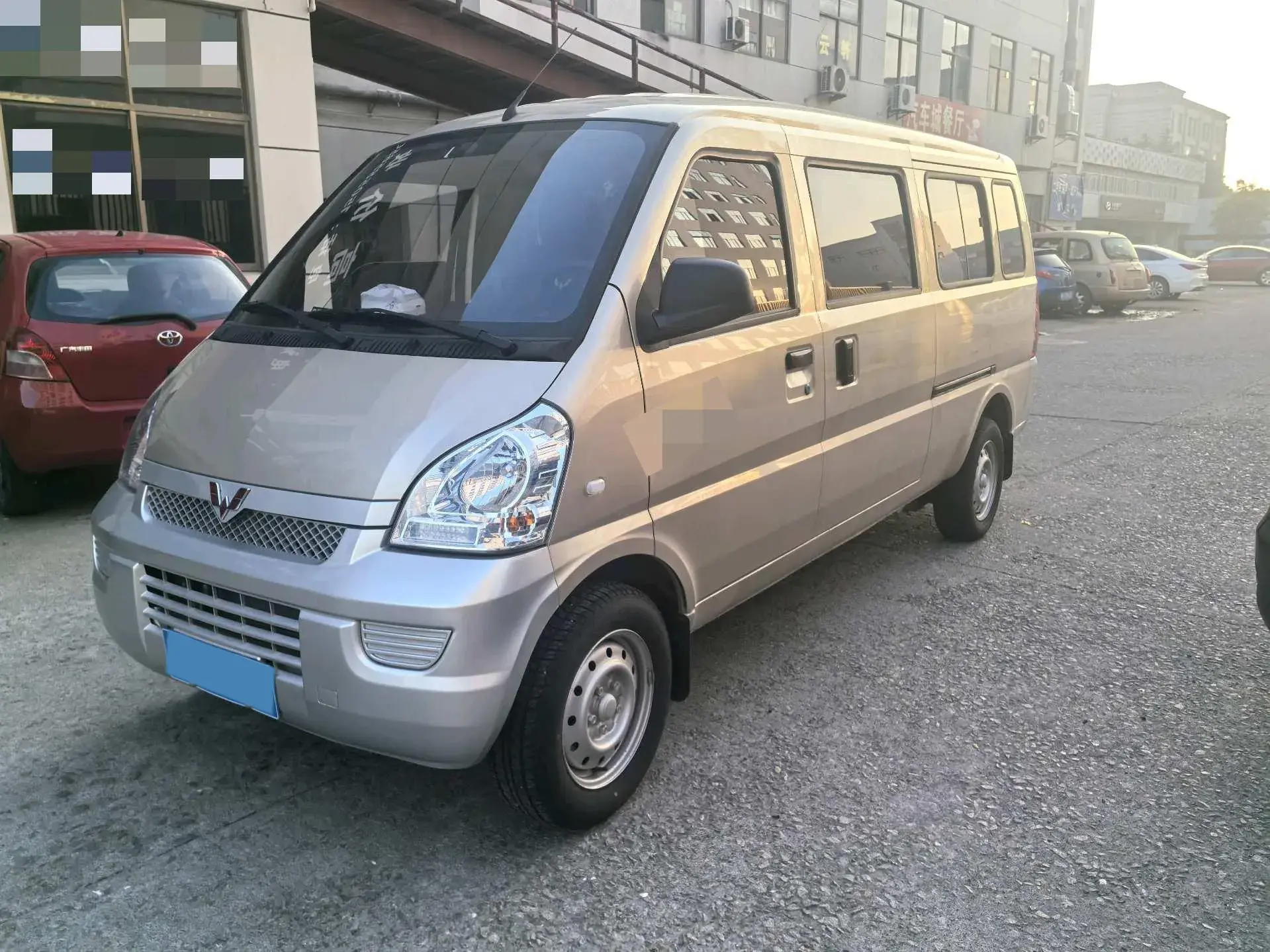 2021 WULING RONGGUANG view 1