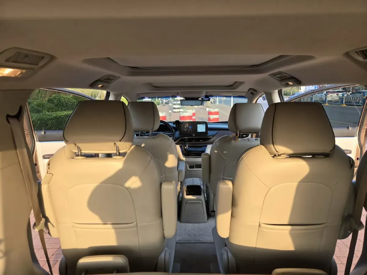 2021 Buick GL8 2.0T 237HP L4 9AT,autocango,china used car exporter,china ev exporter,chinese used car exporter,chinese used ev exporter