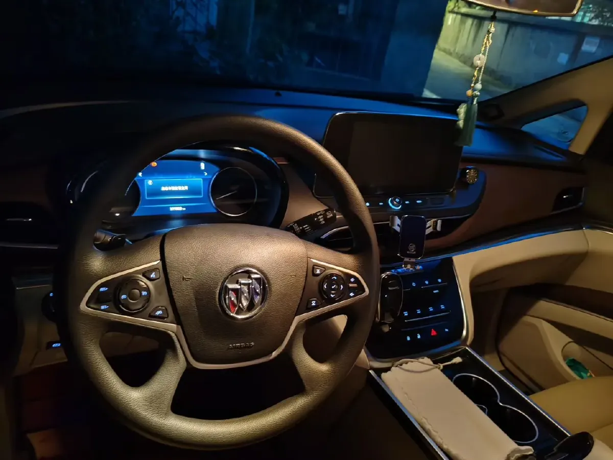 2021 Buick GL8 2.0T 237HP L4 9AT,autocango,china used car exporter,china ev exporter,chinese used car exporter,chinese used ev exporter