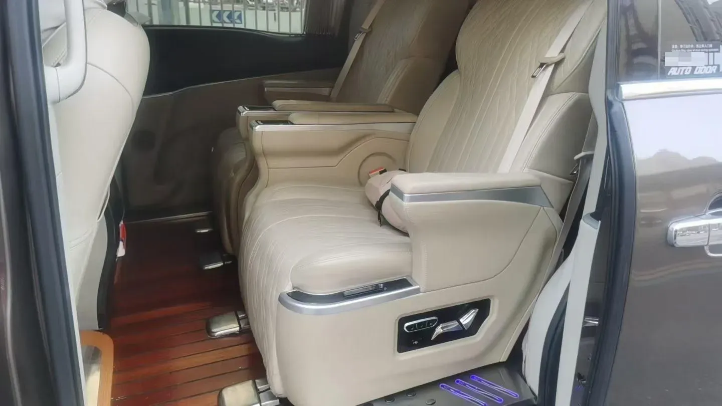 2021 Buick GL8 2.0T 237HP L4 9AT,autocango,china used car exporter,china ev exporter,chinese used car exporter,chinese used ev exporter