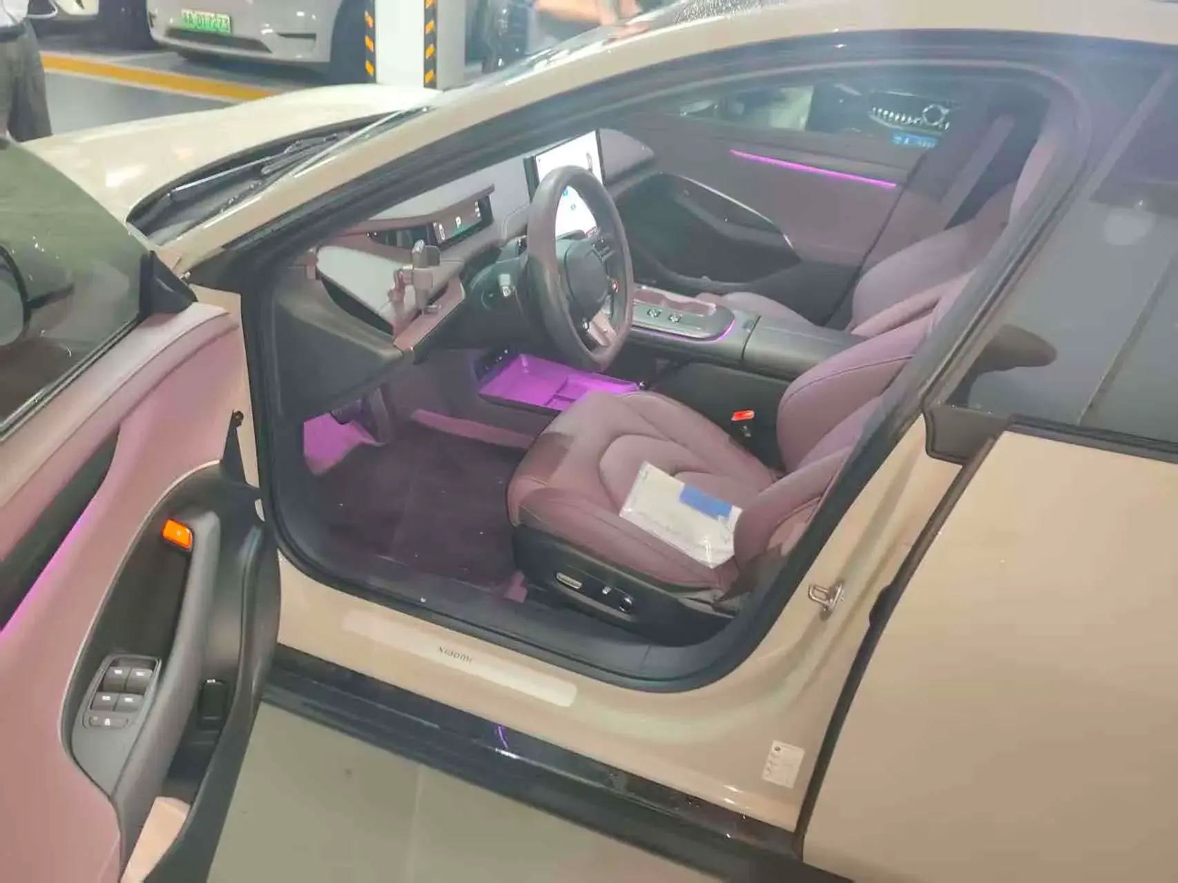 2024 MI SU7 thumbnail 3