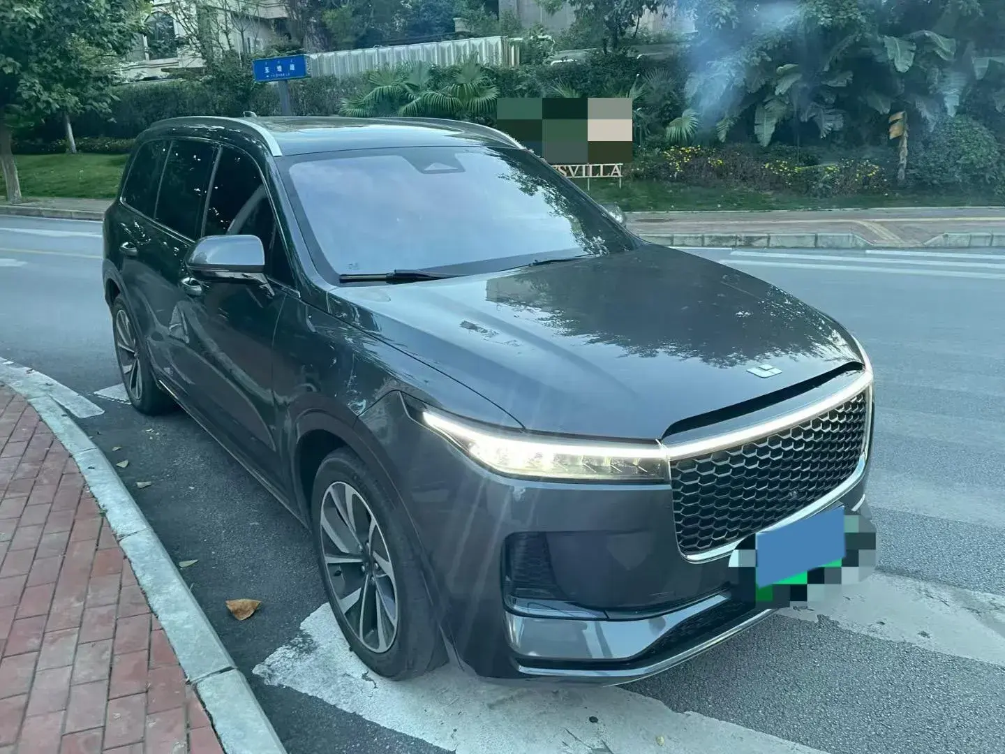 2021 LI ONE thumbnail 2