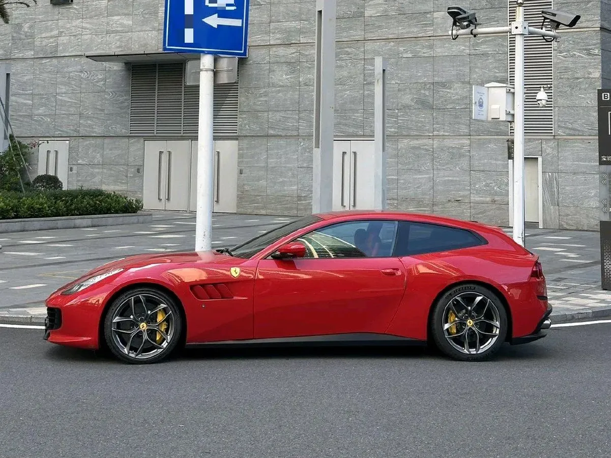 2017 Ferrari GTC4 Lusso 3.9T 609HP V8 7DCT,autocango,china used car exporter,china ev exporter,chinese used car exporter,chinese used ev exporter
