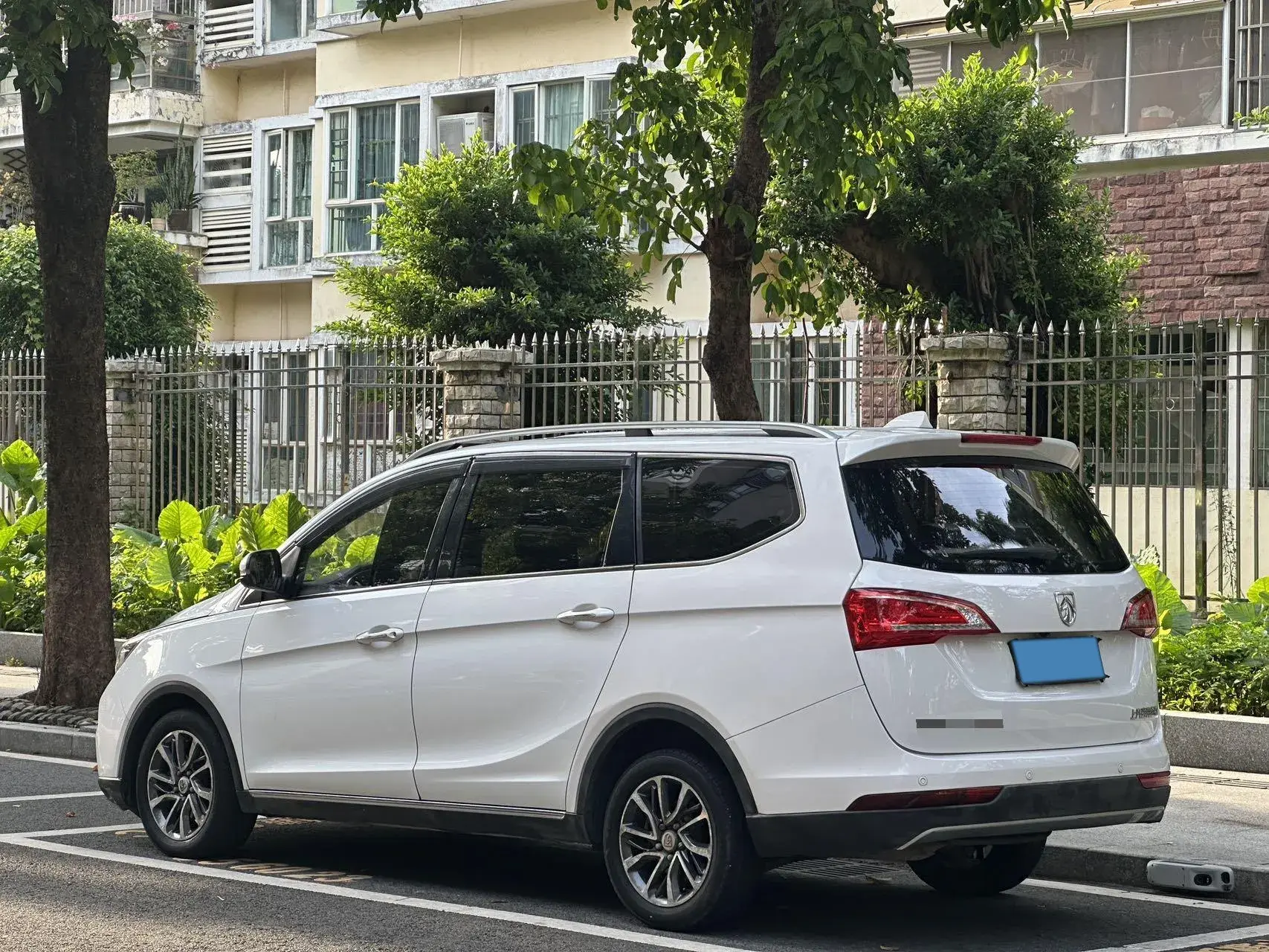 2017 BAOJUN 730 thumbnail 3