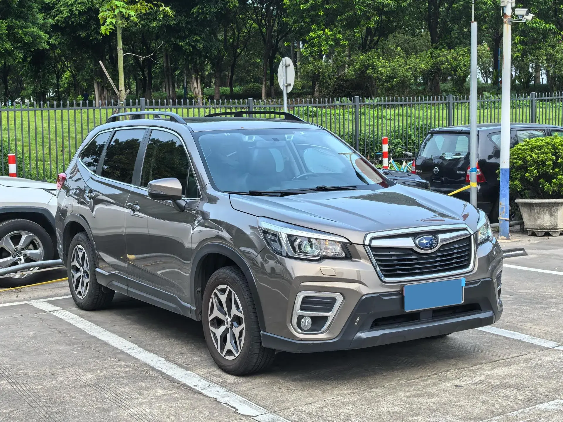 2021 SUBARU FORESTER thumbnail 3