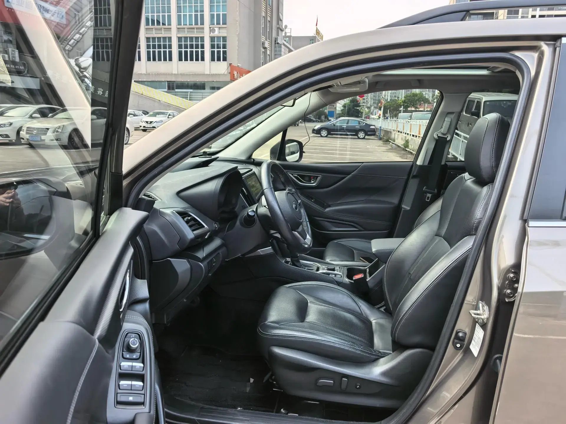 2021 SUBARU FORESTER thumbnail 4