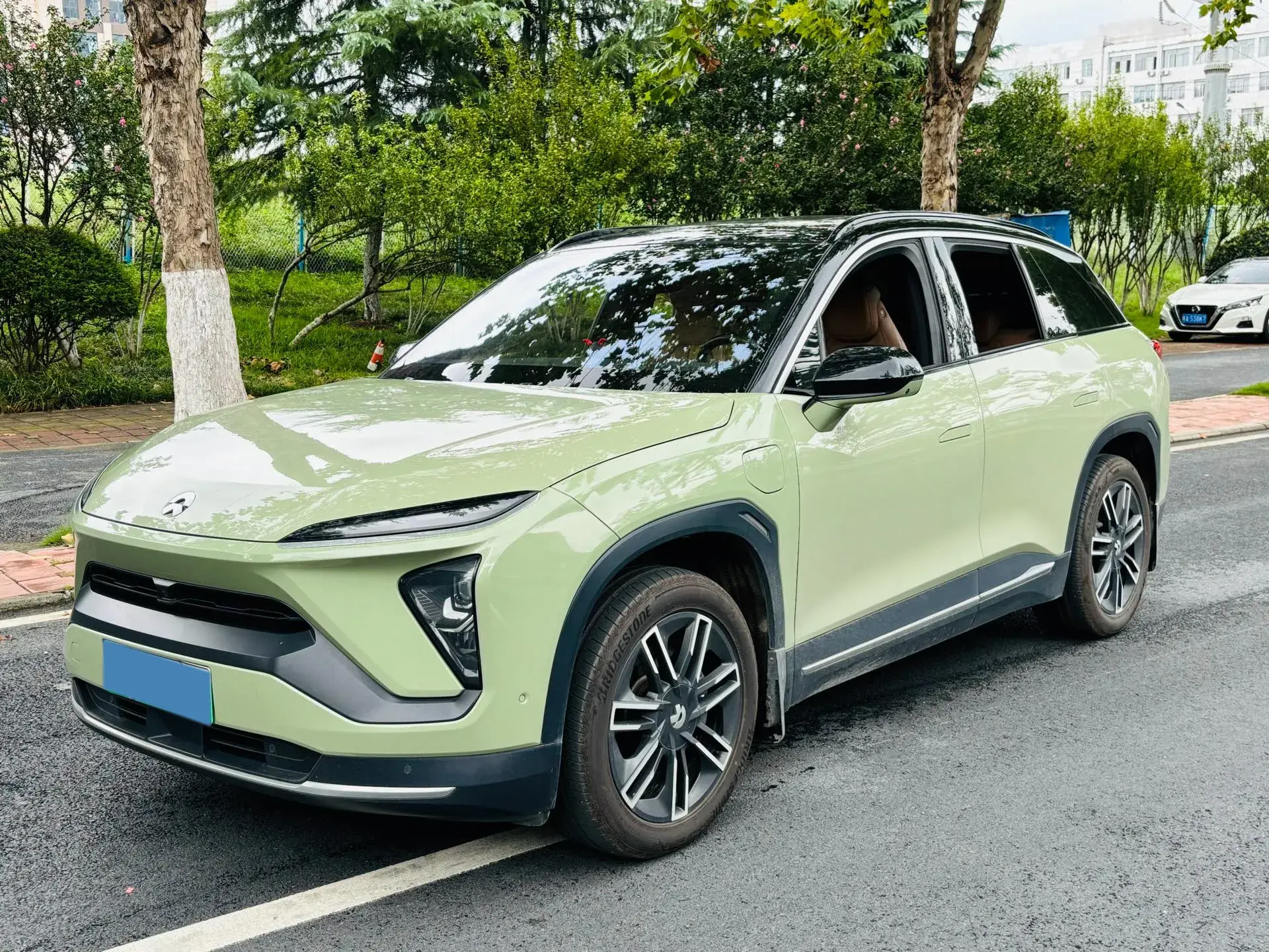 2019 NIO ES6 view 1