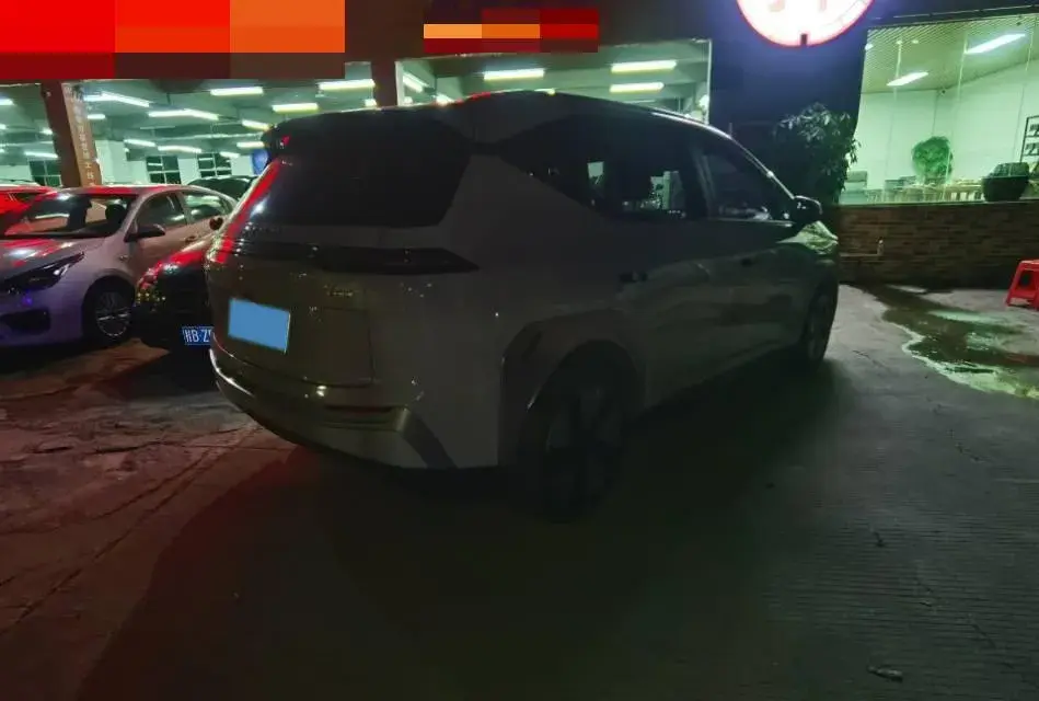 2023 AION Y thumbnail 3