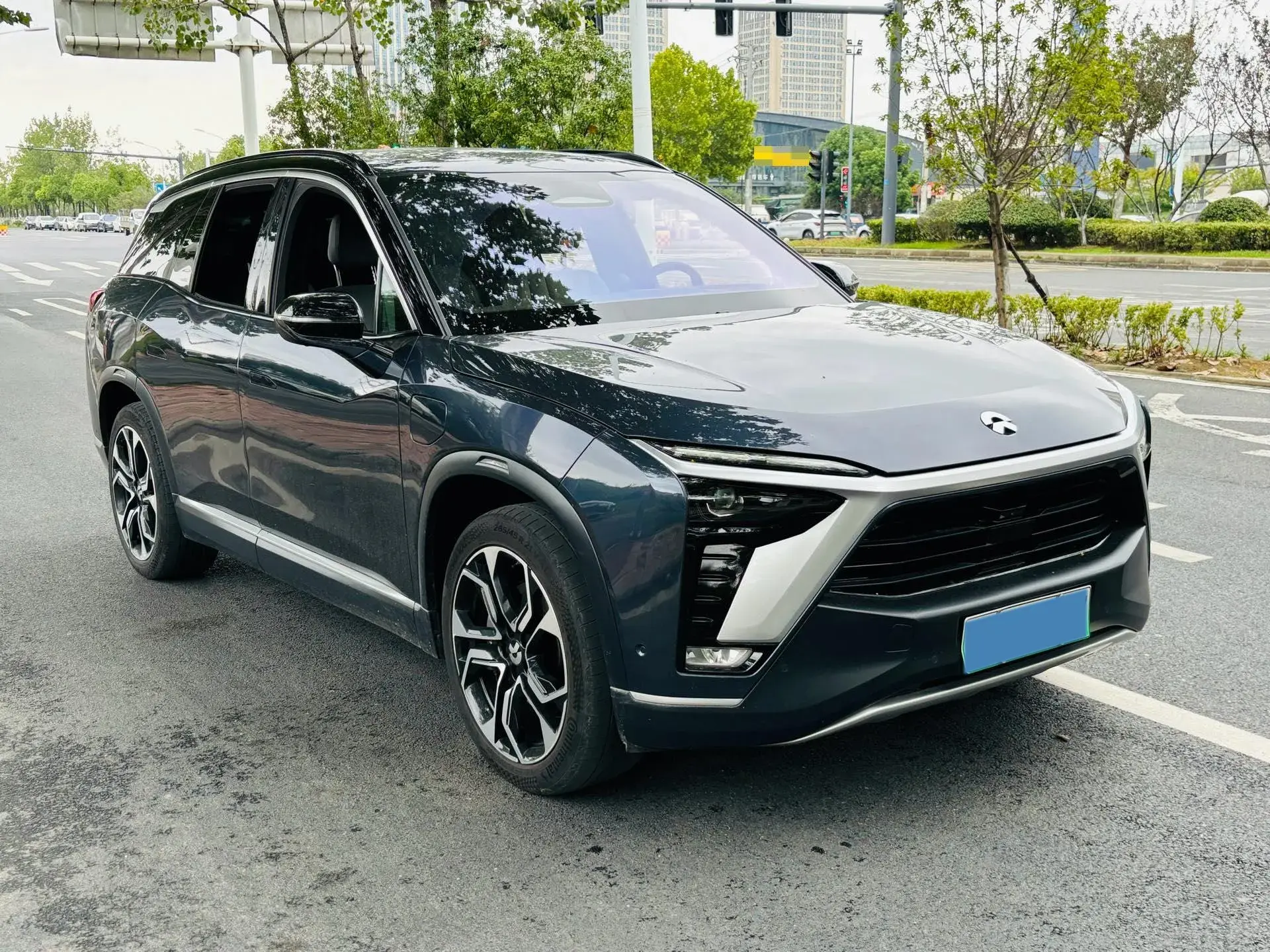 2020 NIO ES8 thumbnail 2