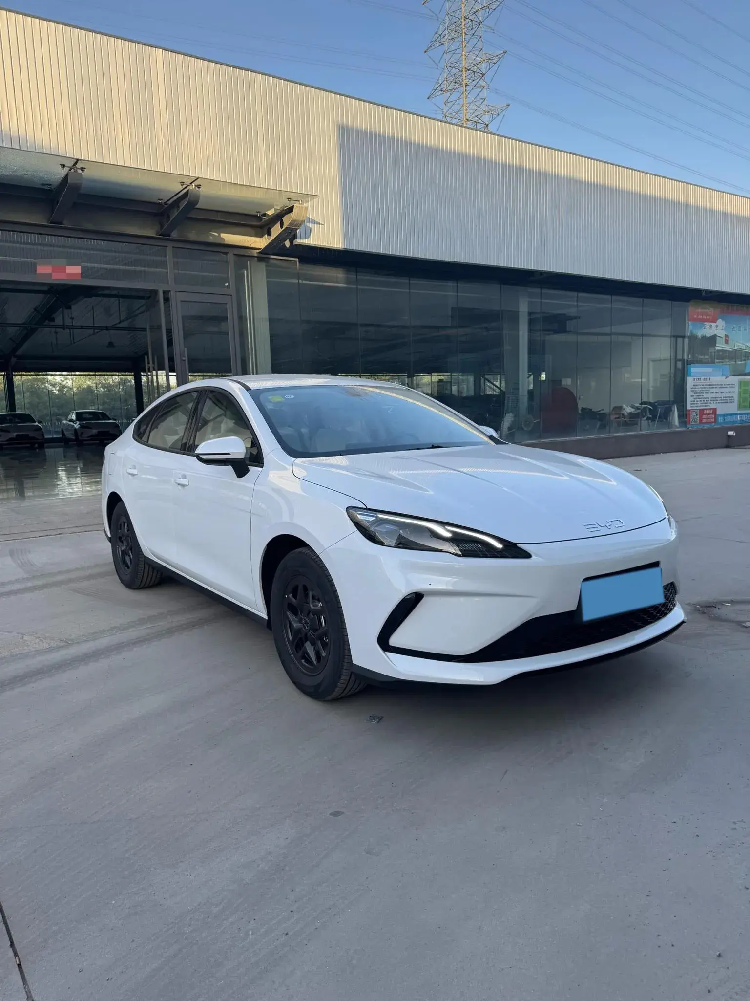 2025 BYD SEAL05 thumbnail 3