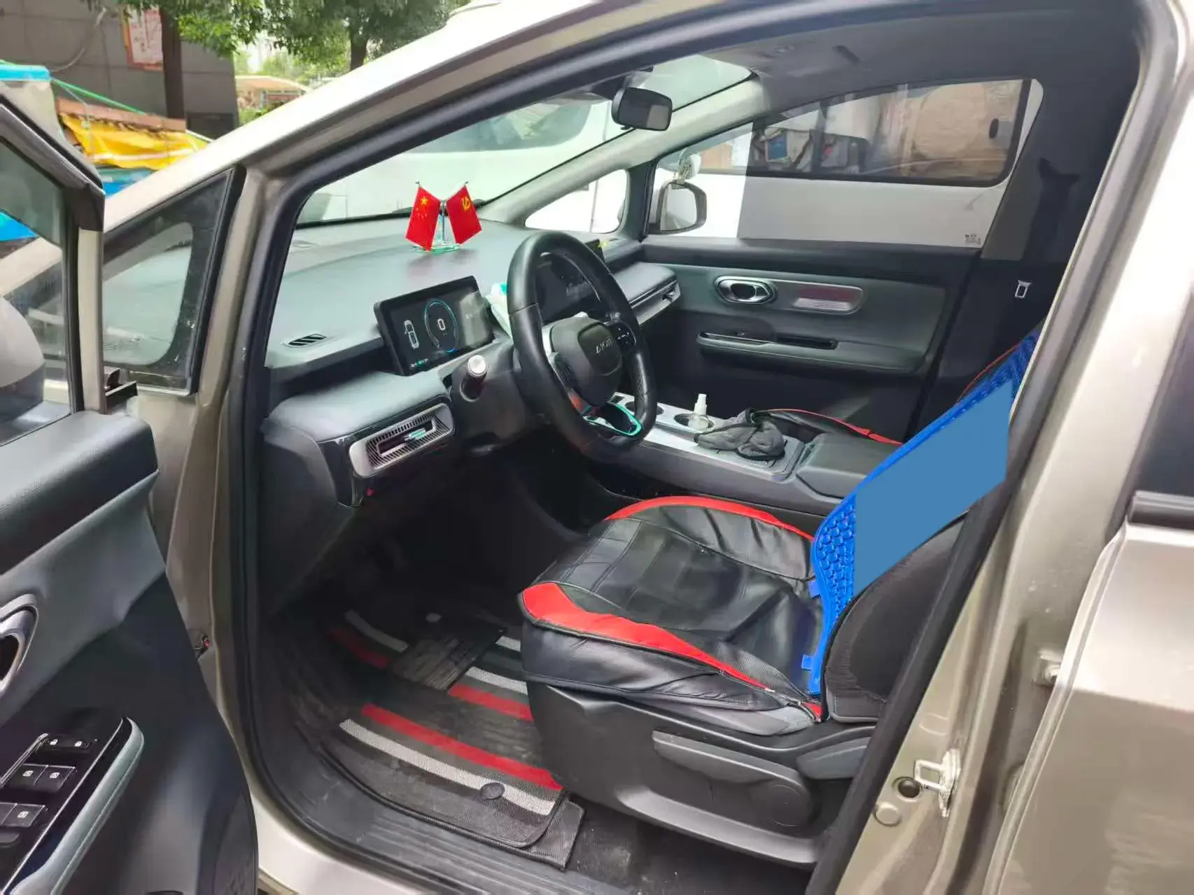 2023 AION Y thumbnail 2