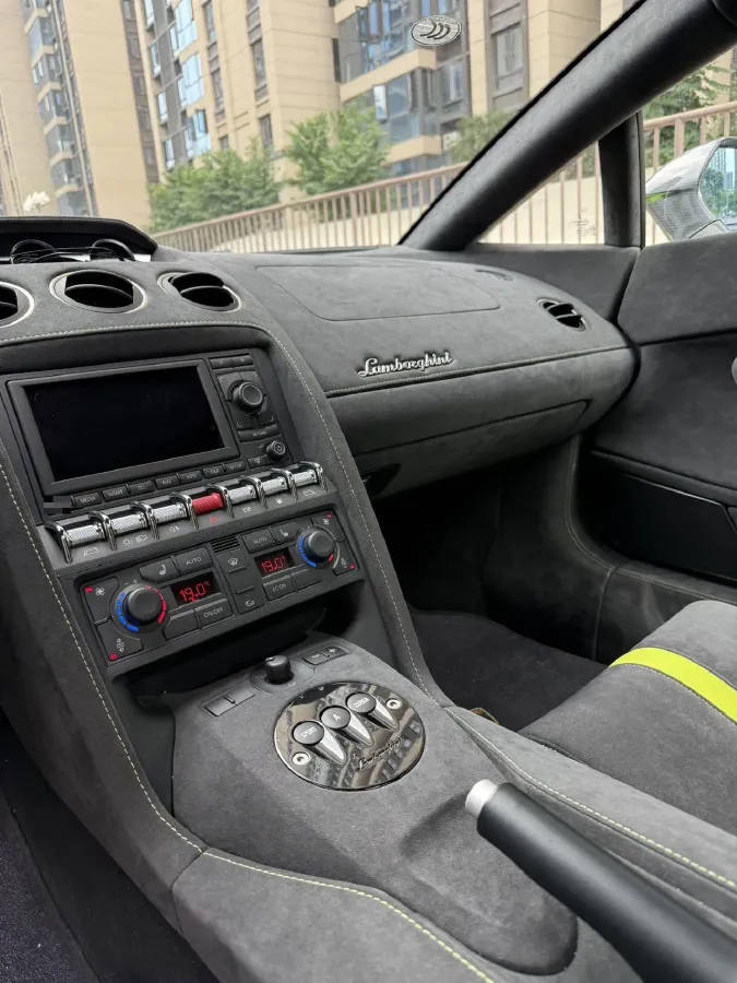 2011 Lamborghini Gallardo 5.2L 560HP V10 6AMT,autocango,china used car exporter,china ev exporter,chinese used car exporter,chinese used ev exporter