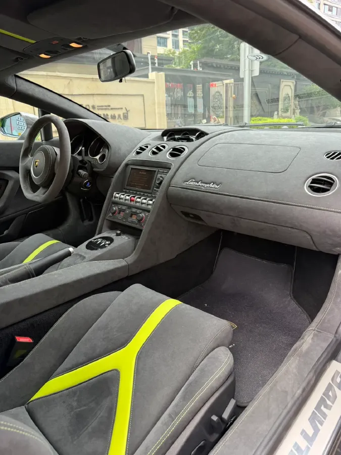 2011 Lamborghini Gallardo 5.2L 560HP V10 6AMT,autocango,china used car exporter,china ev exporter,chinese used car exporter,chinese used ev exporter