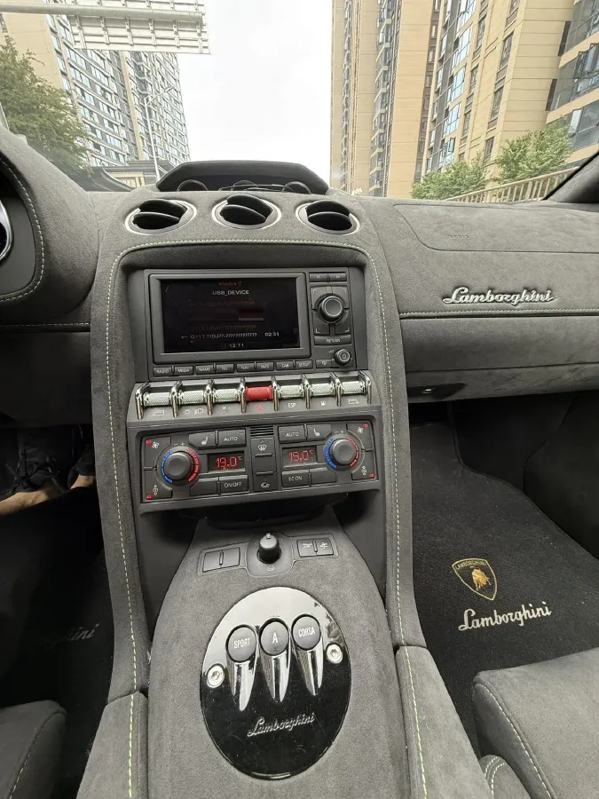 2011 Lamborghini Gallardo 5.2L 560HP V10 6AMT,autocango,china used car exporter,china ev exporter,chinese used car exporter,chinese used ev exporter