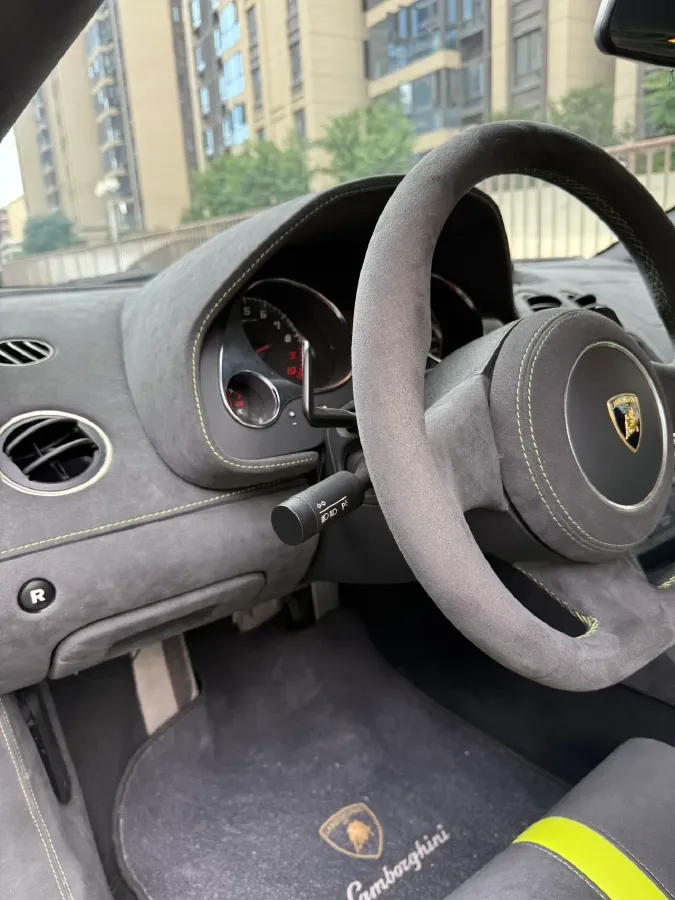 2011 Lamborghini Gallardo 5.2L 560HP V10 6AMT,autocango,china used car exporter,china ev exporter,chinese used car exporter,chinese used ev exporter