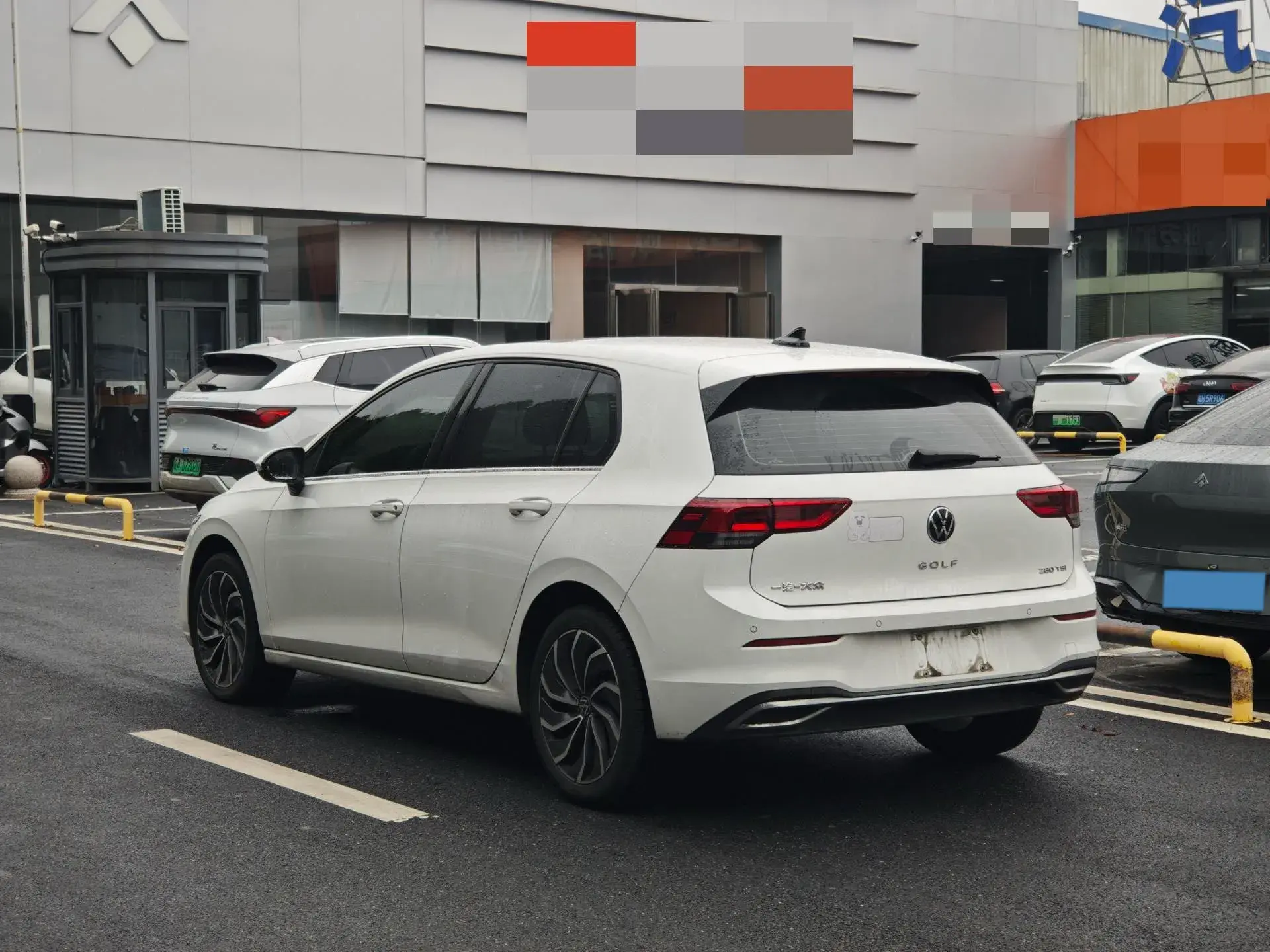 2021 VOLKSWAGEN GOLF thumbnail 4