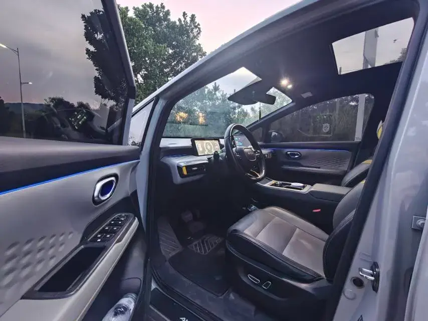 2022 AION Y thumbnail 4