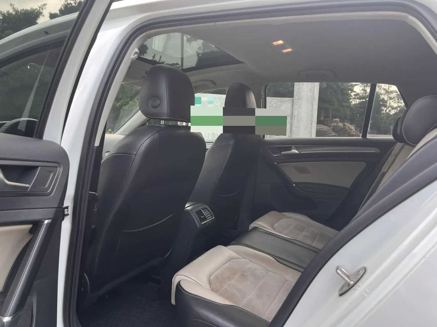 2017 VOLKSWAGEN GOLF thumbnail 4