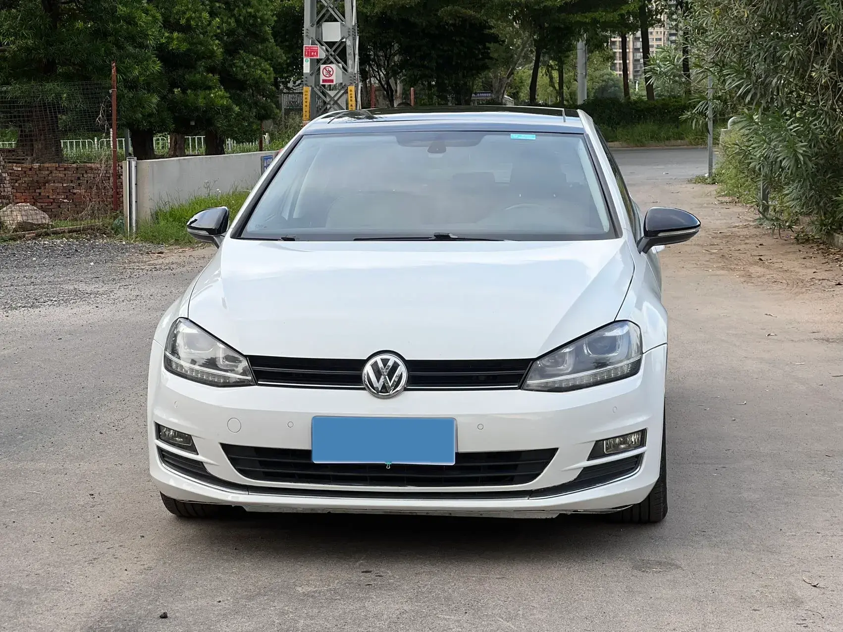 2017 VOLKSWAGEN GOLF thumbnail 2