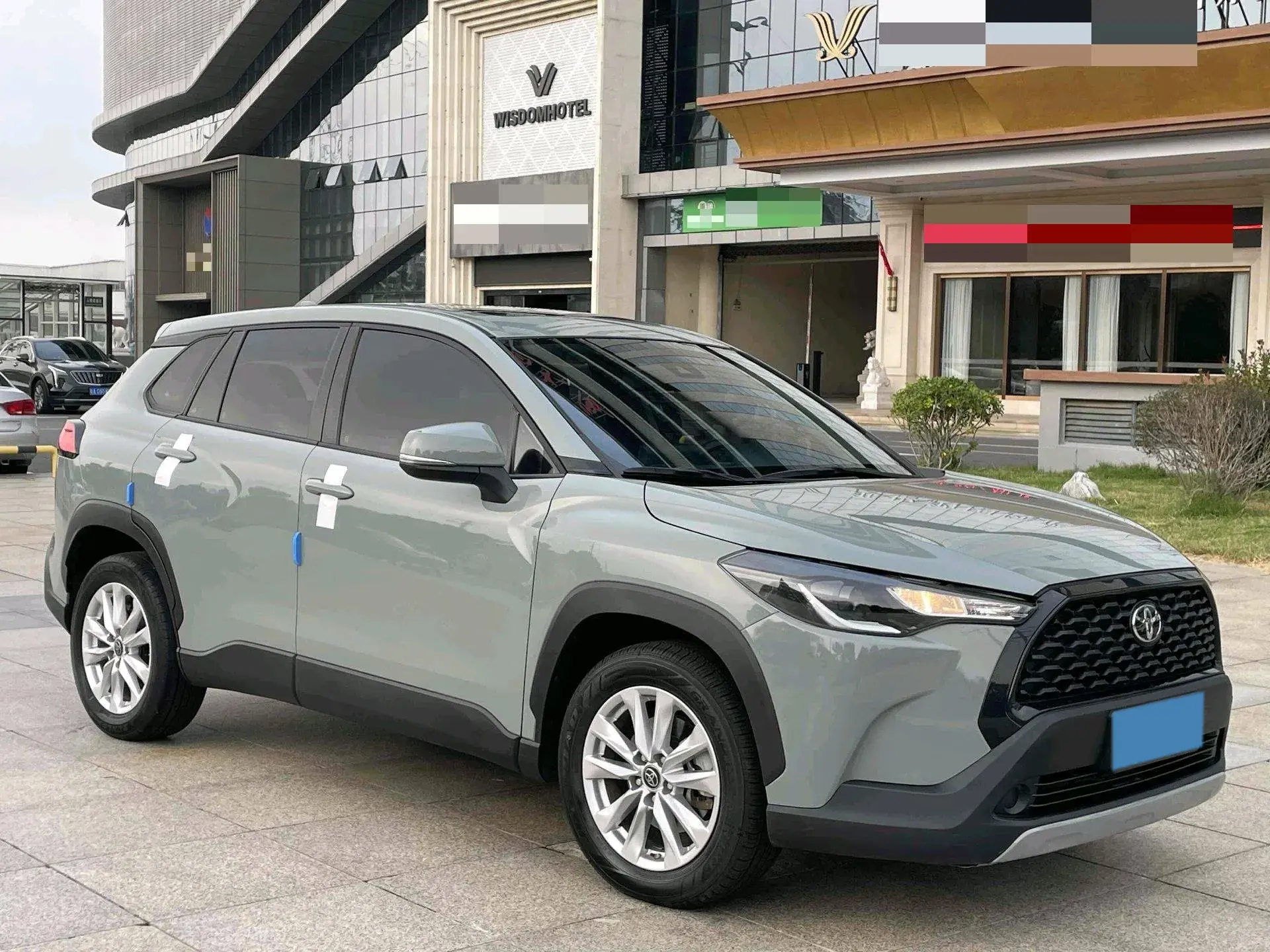 2023 TOYOTA COROLLA thumbnail 3