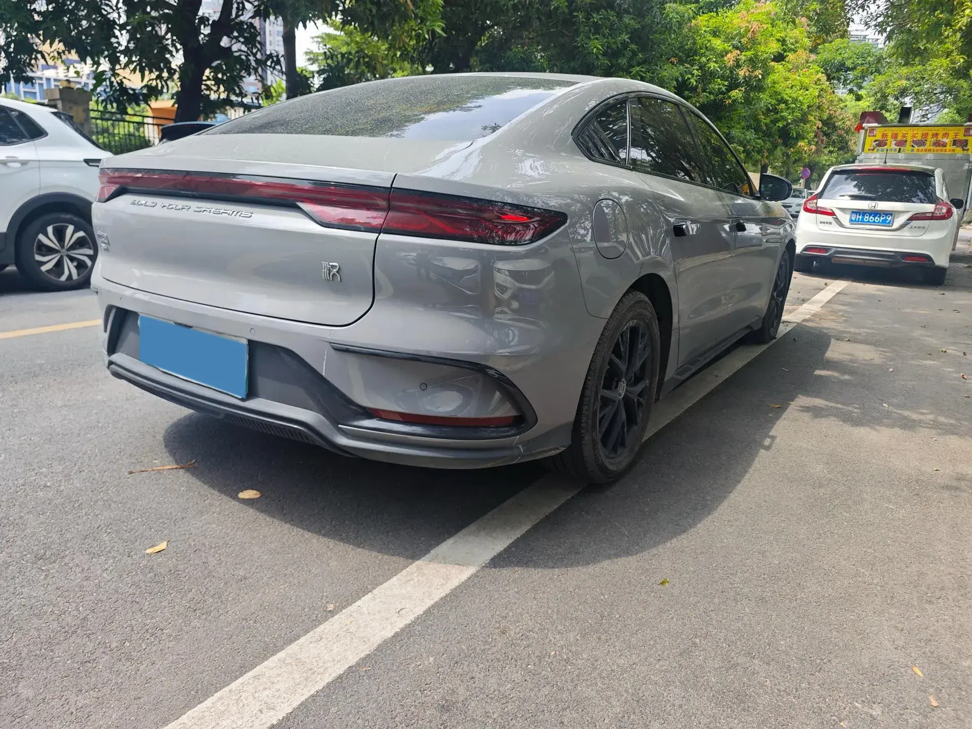 2025 BYD HAN thumbnail 2