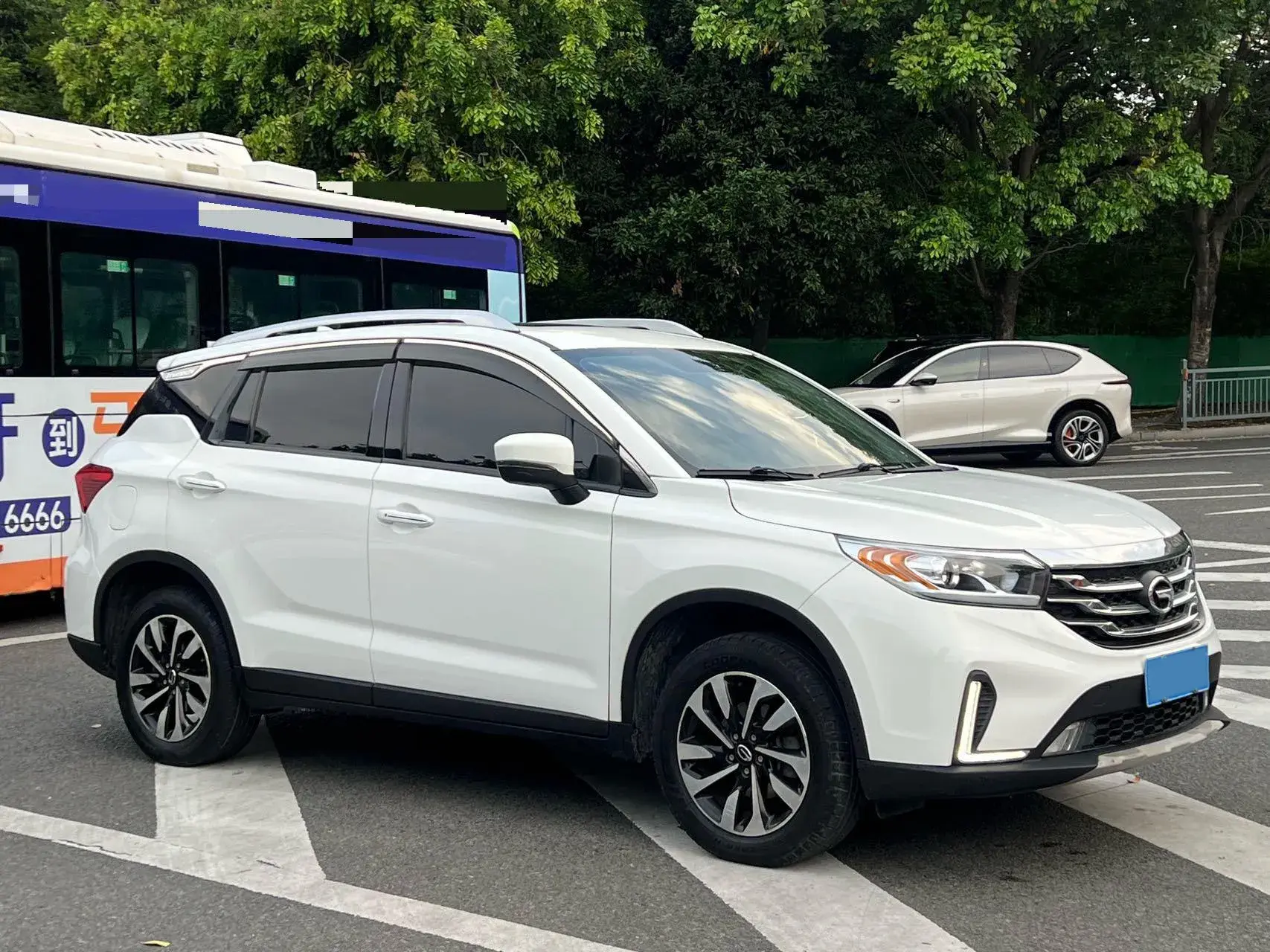 2018 GAC TRUMPCHI thumbnail 3