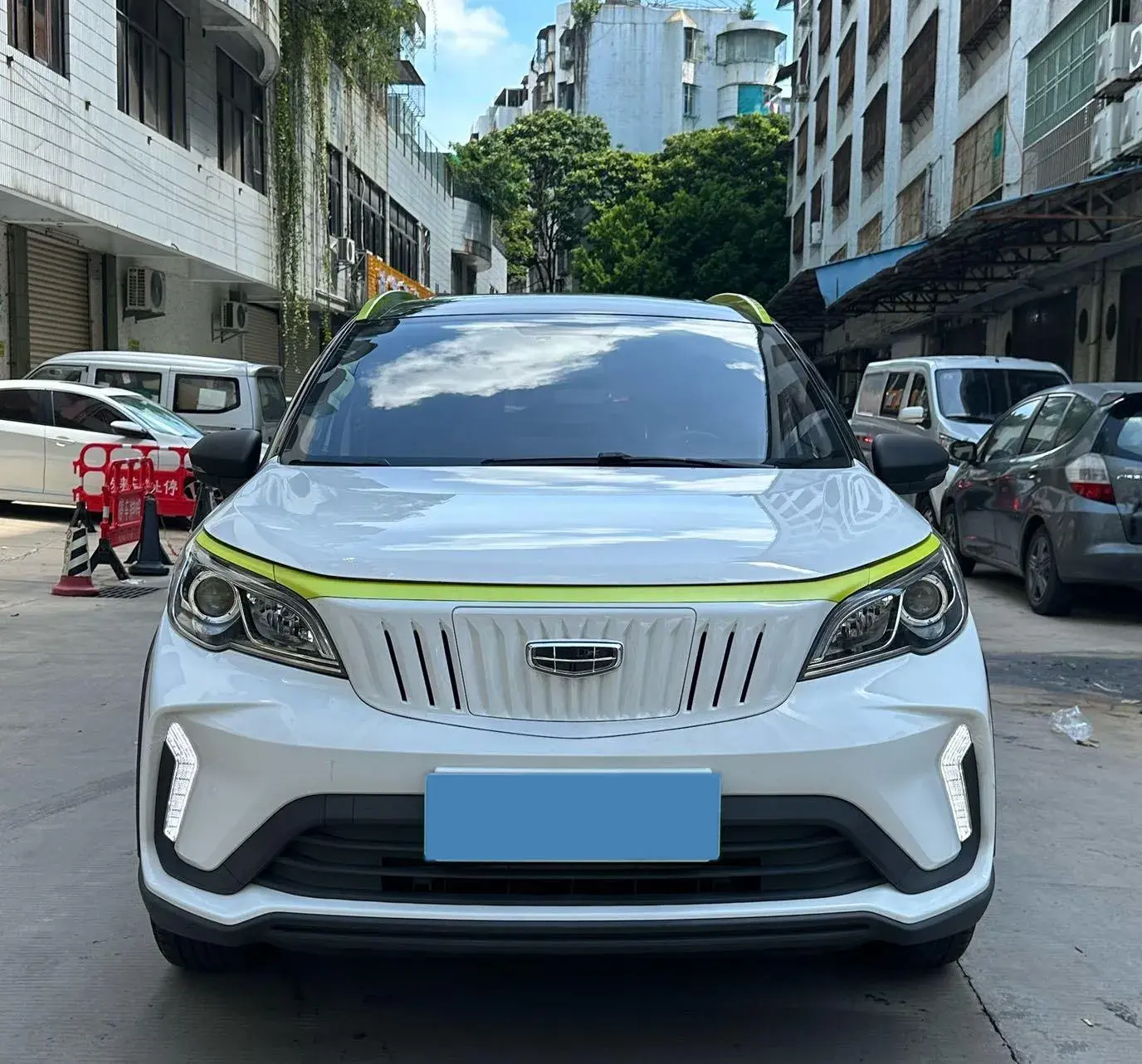 2021 GEOMETRY EX3 thumbnail 3