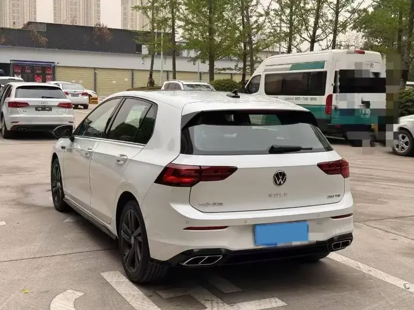 2023 VOLKSWAGEN GOLF thumbnail 4