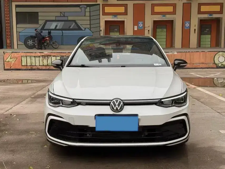2023 VOLKSWAGEN GOLF thumbnail 2