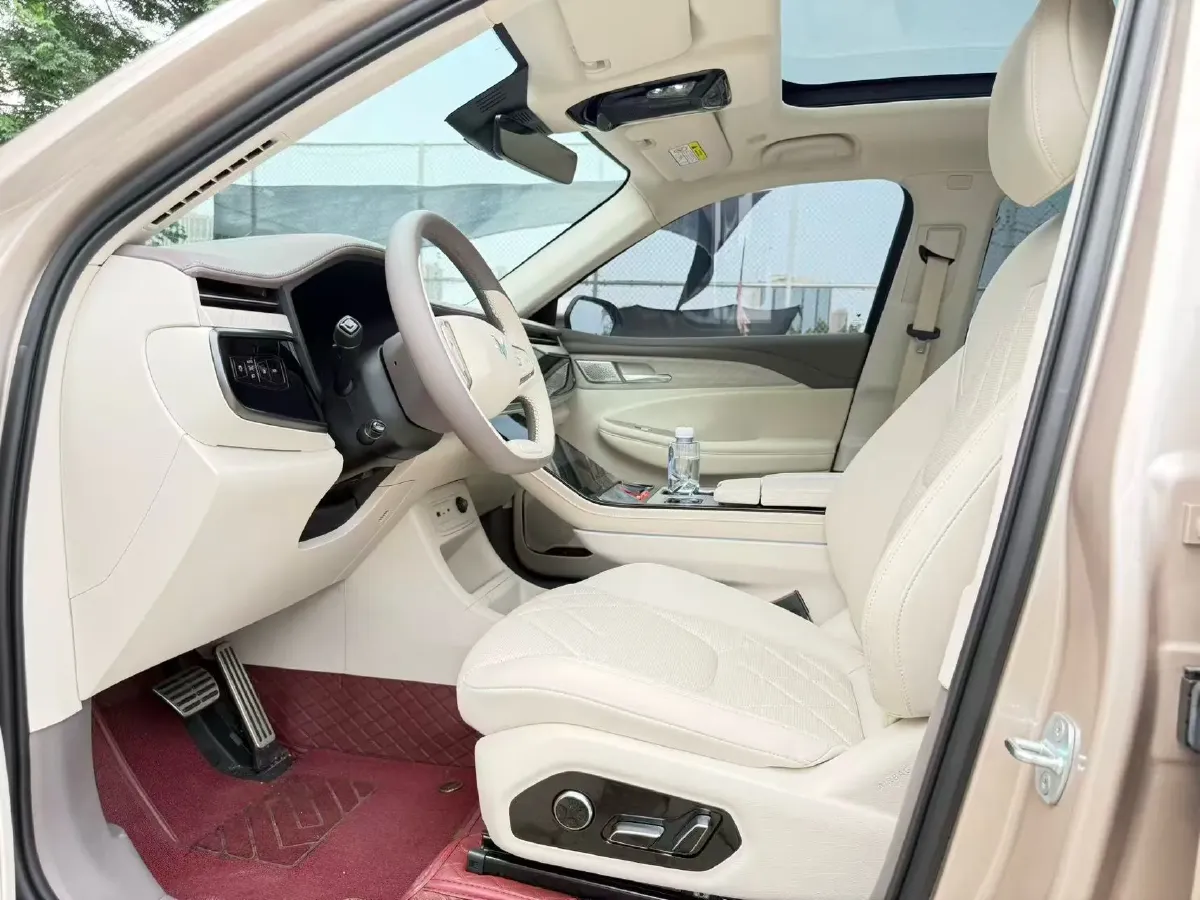 2025 ARCFOX αT6 BEV,autocango,china used car exporter,china ev exporter,chinese used car exporter,chinese used ev exporter