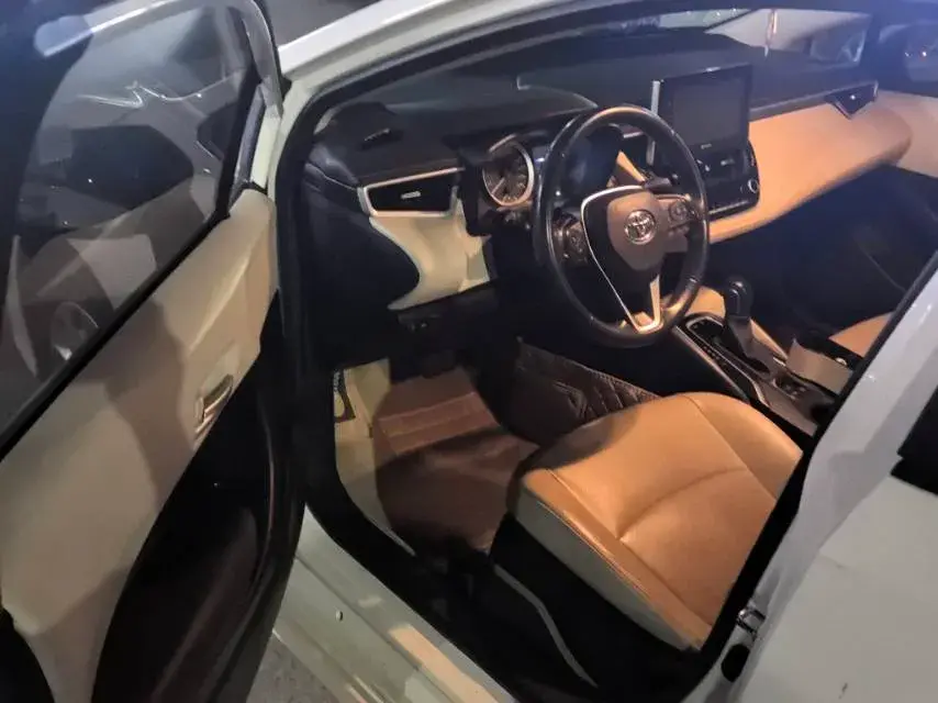 2019 TOYOTA COROLLA thumbnail 2