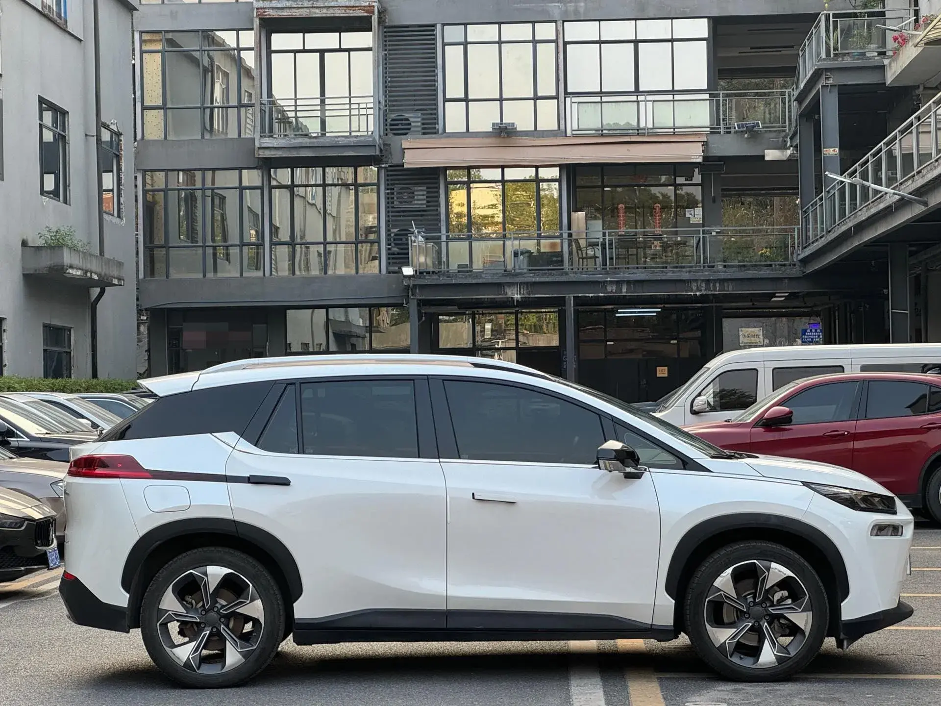 2024 AION V thumbnail 4