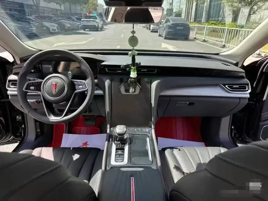 2023 HONGQI H5 thumbnail 4