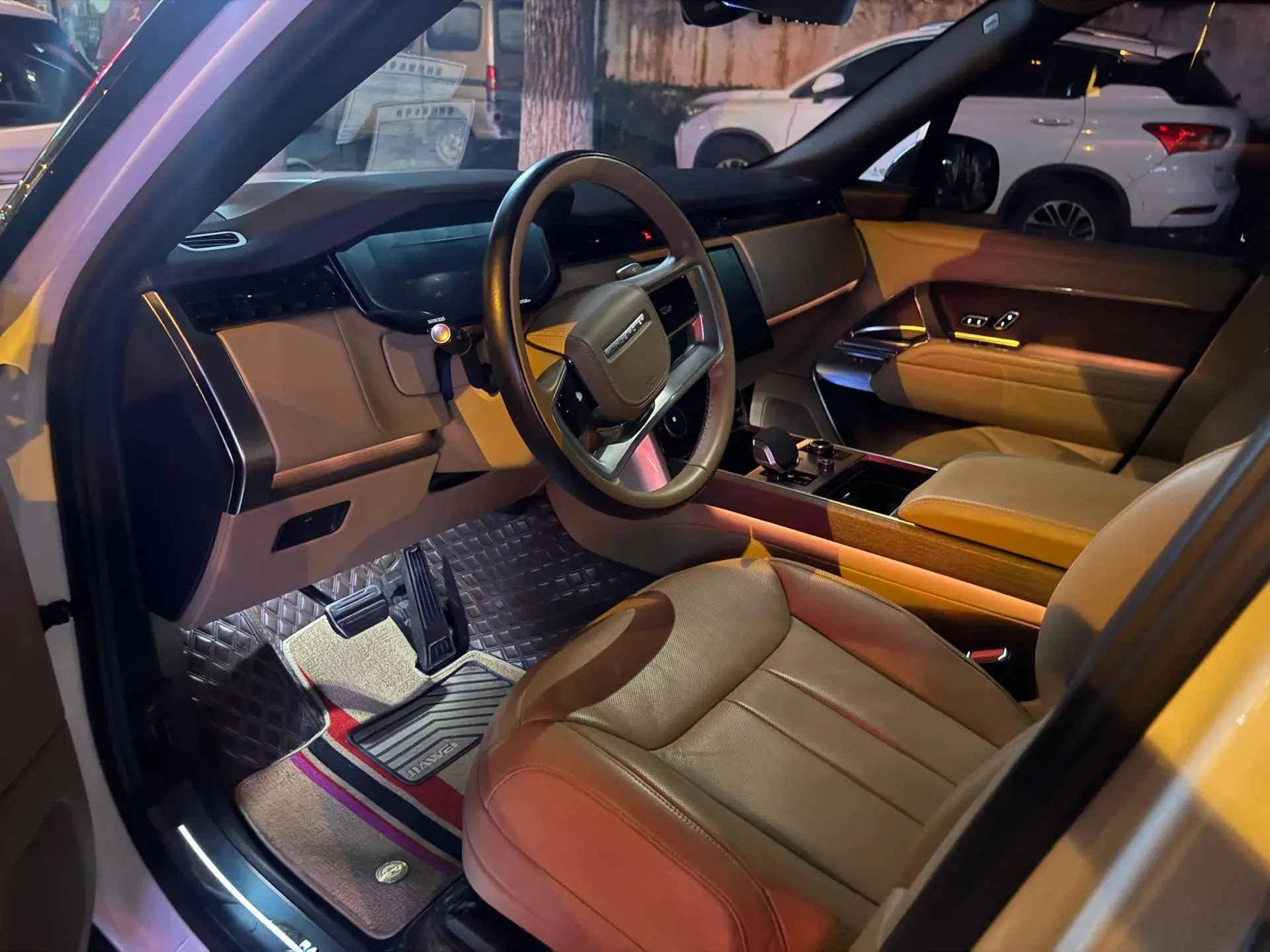 2023 LAND ROVER thumbnail 3