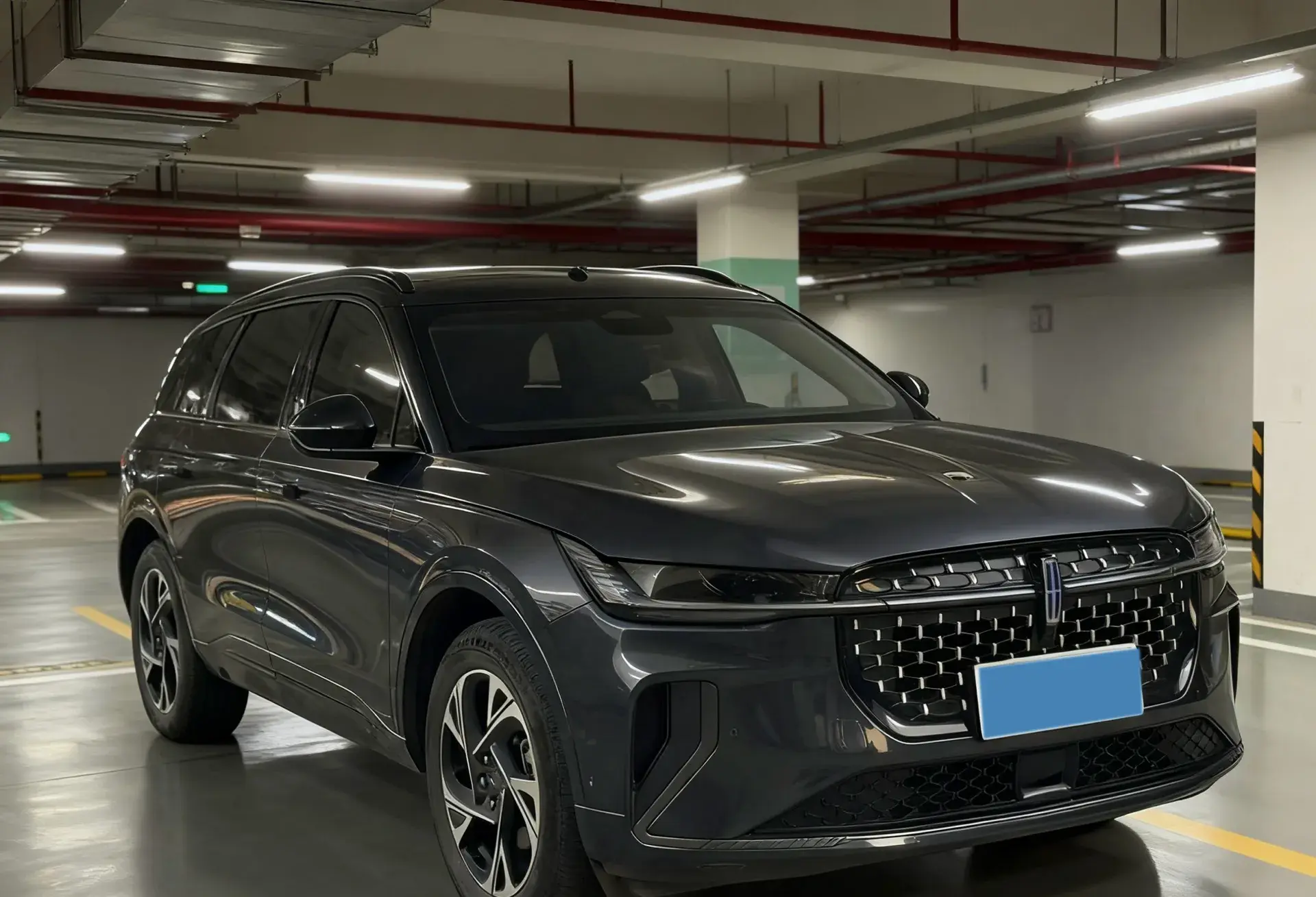 2023 LINCOLN NAUTILUS thumbnail 3