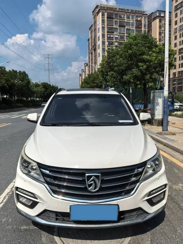 2017 BAOJUN 560 thumbnail 3
