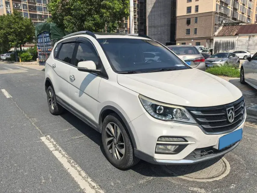2017 BAOJUN 560 thumbnail 2
