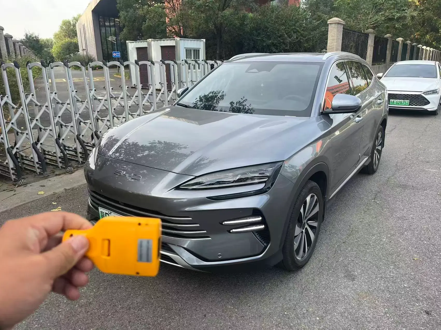 2024 BYD SONG view 1