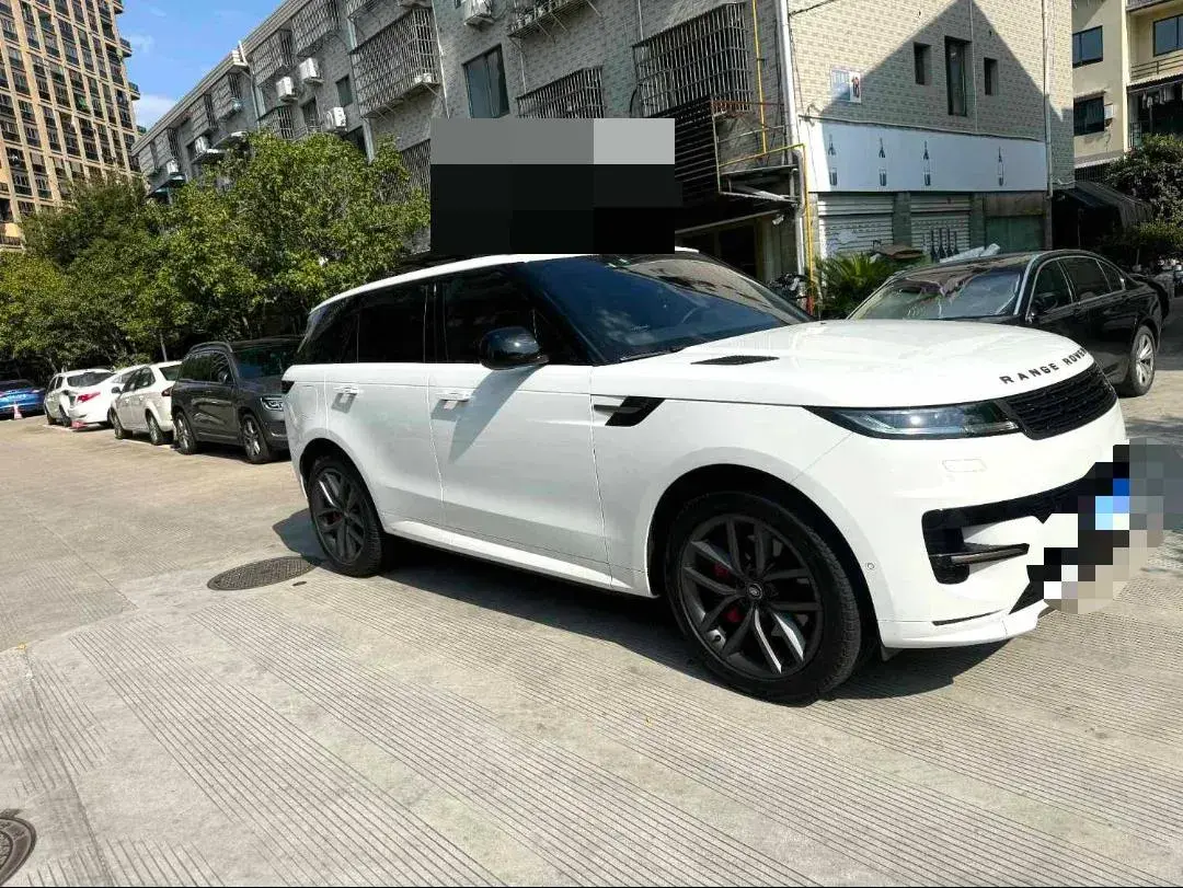 2024 LAND ROVER thumbnail 2