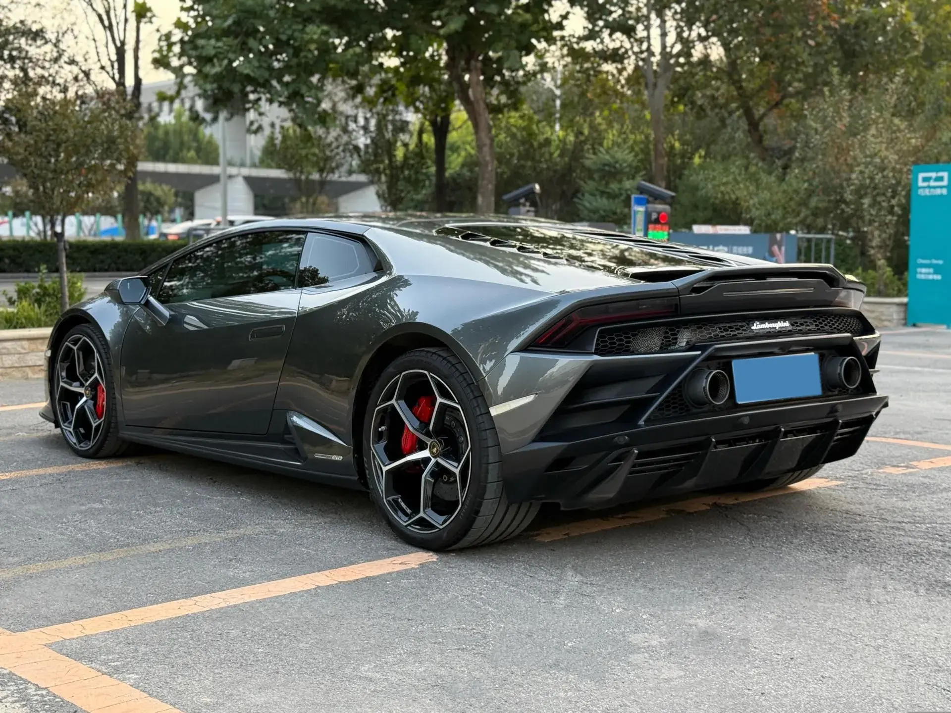 2019 LAMBORGHINI HURACÁN thumbnail 3